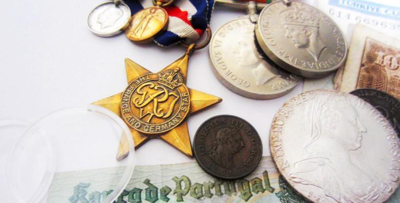 Banknote, Coin, & Medal Accessories